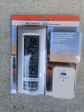 AcuRite Wireless Indoor Outdoor Digital Thermometer w/ Memory & Clock Camo